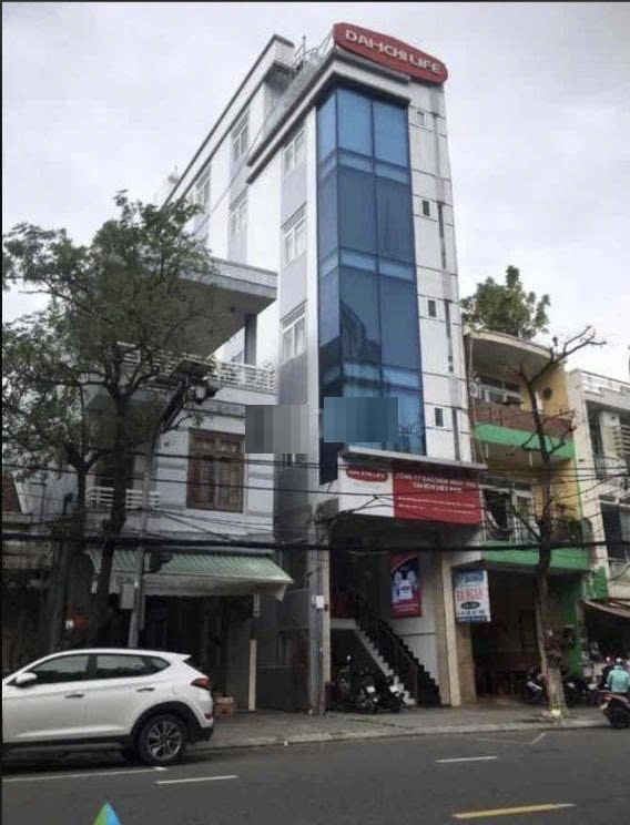 BÁN NHÀ MẶT TIỀN 82 BẠCH ĐẰNG DIỆN TÍCH: 4X11M TRỆT 3 LẦU SÂN THƯỢNG (CN: 43M2)