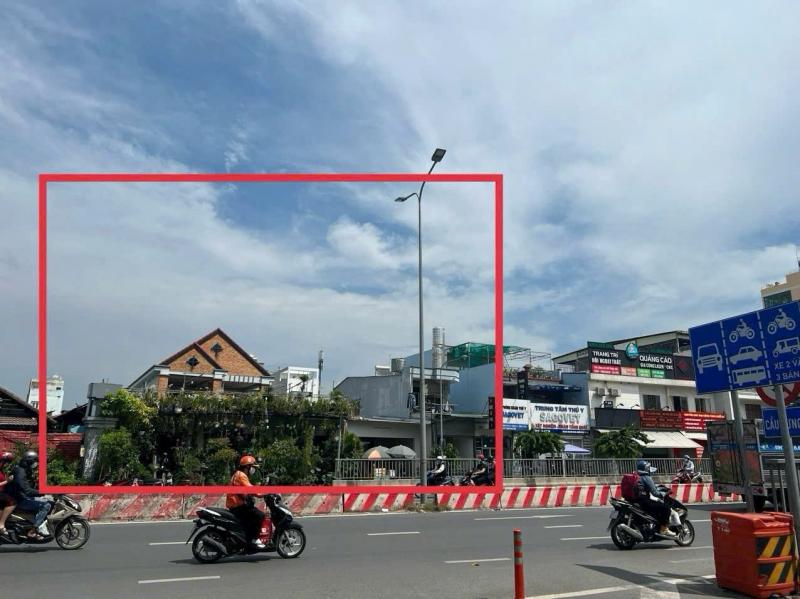 Bán nhà mặt tiền đường Lê Trọng Tấn diện tích: 20x60m (nở hậu 53,05m) 2 tầng