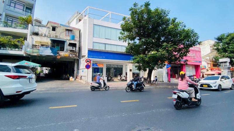 Bán nhà mặt tiền đường Lê Văn Sỹ diện tích: 15x22m trệt 3 tầng