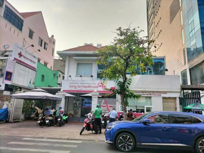 Bán nhà mặt tiền đường Nguyễn Đình Chiểu diện tích: 15,3x21m 2 tầng