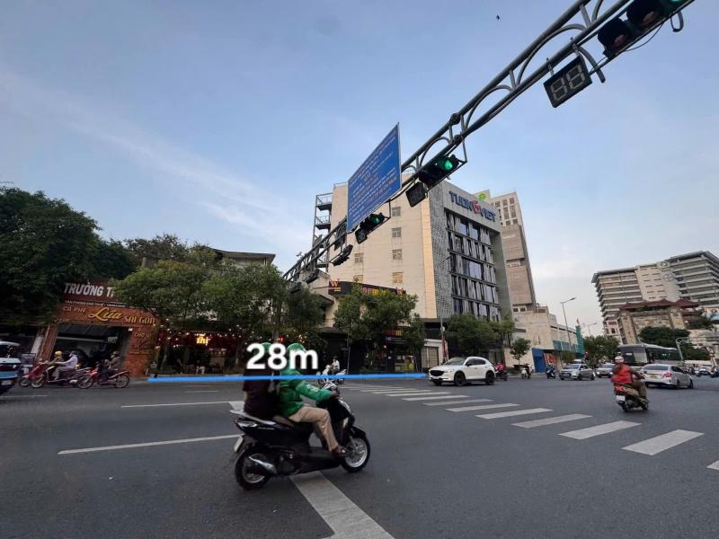 Bán nhà mặt tiền đường Nguyễn Văn Trỗi diện tích: 28x45m trệt