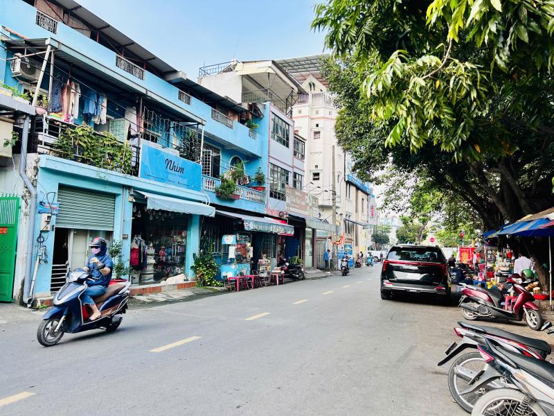 Bán nhà mặt tiền đường số 22-24 Huỳnh Lan Khanh quận Tân Bình