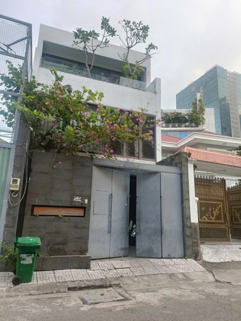 Bán nhà mặt tiền đường số 5 diện tích: 6x20m trệt 3 lầu