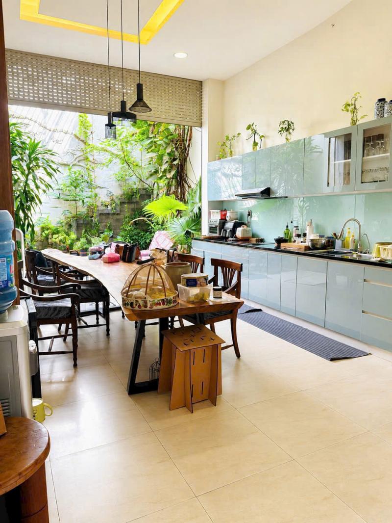 BÁN NHÀ MẶT TIỀN KINH DOANH ĐƯỜNG QUỐC HƯƠNG DIỆN TÍCH: 4,5X29M TRỆT 4 LẦU