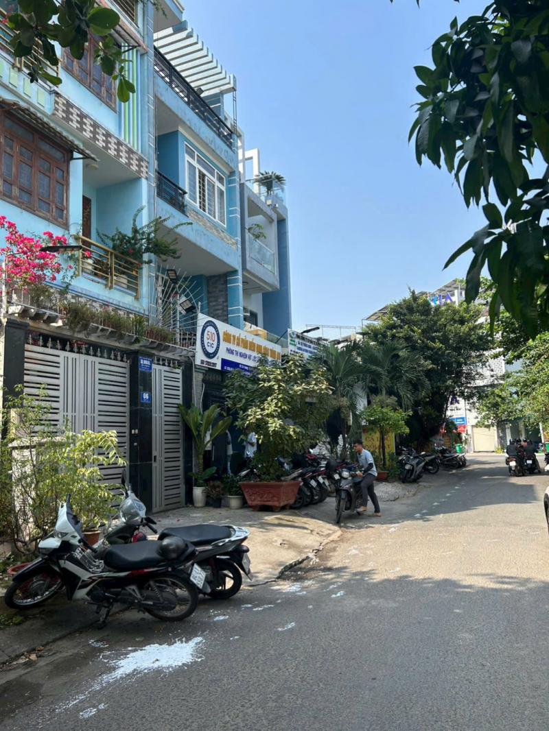 BÁN NHÀ MẶT TIỀN SỐ 2 ĐƯỜNG 11A VÀNH ĐAI TÂY DIỆN TÍCH: 5X20M HẦM TRỆT 2 LẦU ST