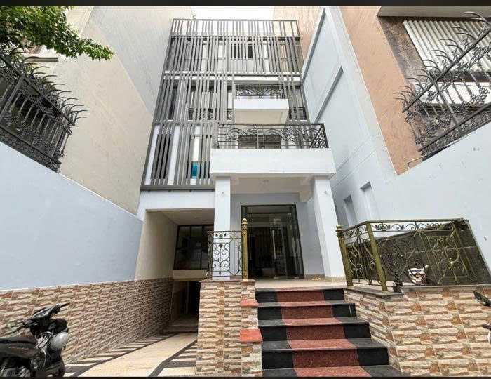 BÁN NHÀ MT 55 NGUYỄN TRỌNG LỘI DIỆN TÍCH: 7,2X30M (NỞ HẬU 7,7M) HẦM TRỆT 3 LẦU