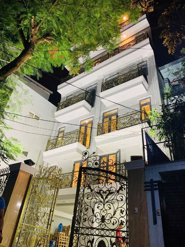 BÁN TÒA CHDV HXH ĐƯỜNG PHAN CHU TRINH DIỆN TÍCH: 8X21M LỬNG 4 TẦNG SÂN THƯỢNG
