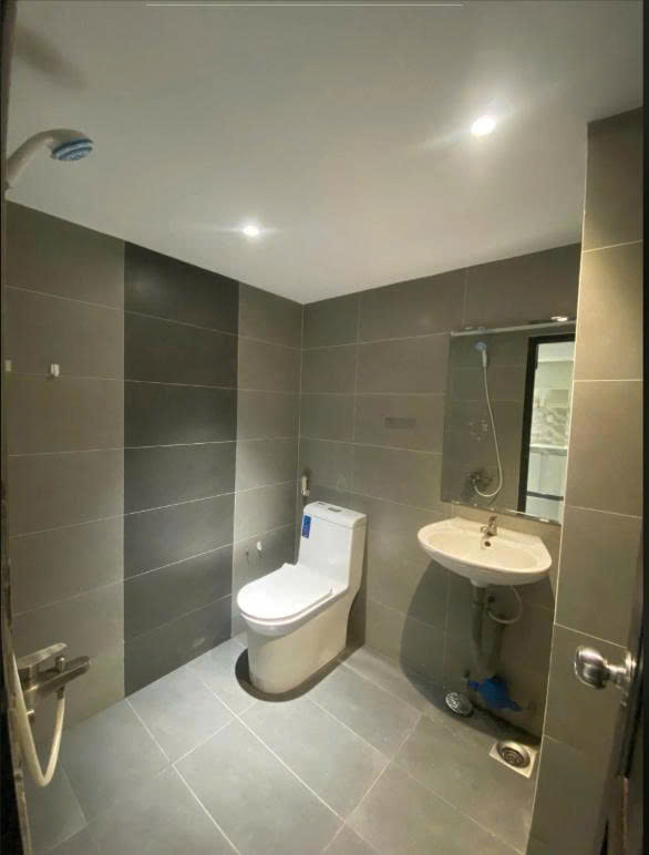 Bán tòa CHDV mặt tiền 94 Nguyễn Du diện tích: 9x30m (NH 12m) hầm trệt lửng 4 lầu