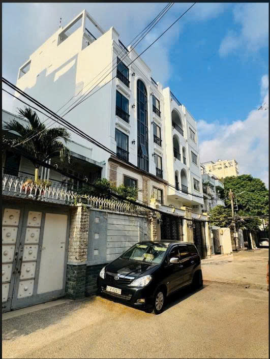 Bán tòa nhà Lê Quang Định diện tích: 8,1x22m hầm 6 tầng