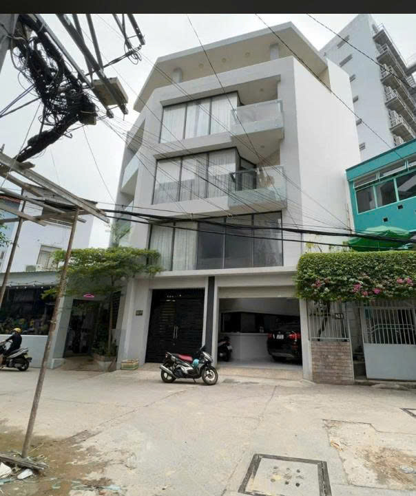 Bán tòa nhà đường Nguyễn Xí diện tích: 7x14m 5 tầng