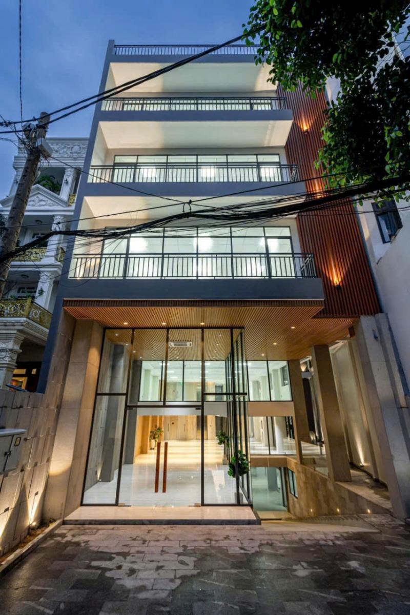 Bán tòa nhà đường Yên Thế ngay Sân Bay DT: 7x30m (nở hậu 15,5m) hầm 7 tầng