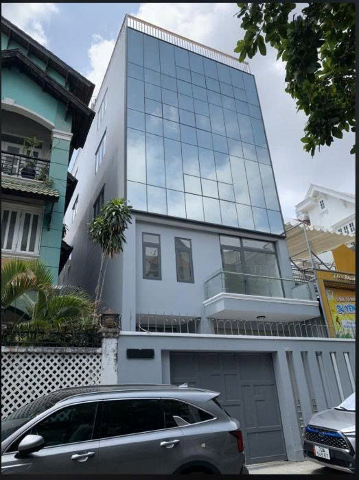 BÁN TÒA NHÀ MẶT TIỀN 177 HOA LAN DIỆN TÍCH: 8X18M HẦM TRỆT 4 lầu (CN: 144M2)