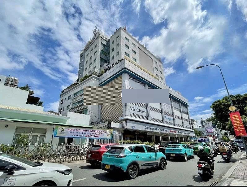 Bán tòa nhà mặt tiền 180 182 Lý Chính Thắng diện tích: 57x38m hầm 13 tầng