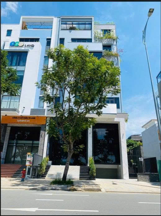 BÁN TÒA NHÀ MẶT TIỀN 19 TRẦN QUÝ KIÊN DIỆN TÍCH: 12X24M HẦM 7 TẦNG (CN: 288M2)