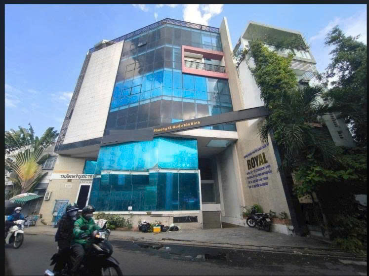BÁN TÒA NHÀ MẶT TIỀN 1A TRƯƠNG HOÀNG THANH DIỆN TÍCH: 18X10M HẦM 6 LẦU