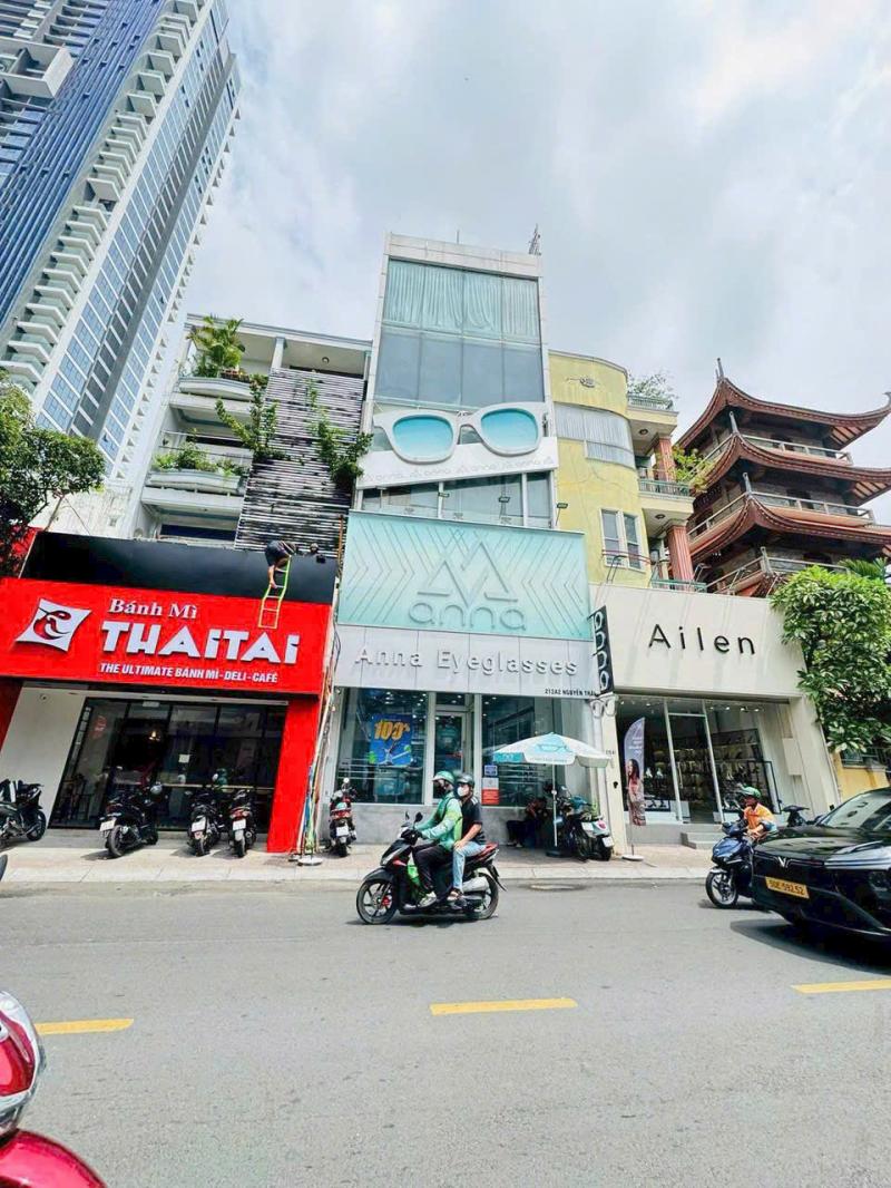 BÁN TÒA NHÀ MẶT TIỀN 212A NGUYỄN TRÃI DIỆN TÍCH: 6,3X20M 6 TẦNG (CN: 102M2)