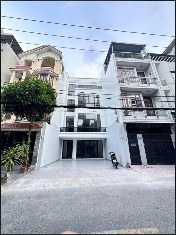 Bán tòa nhà mặt tiền 24 Nguyễn Bá Tuyển diện tích: 7x32m 4 tầng sân thượng