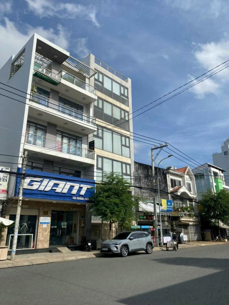 BÁN TÒA NHÀ MẶT TIỀN 76 PHẠM VĂN BẠCH DIỆN TÍCH: 7X15M 6 TẦNG