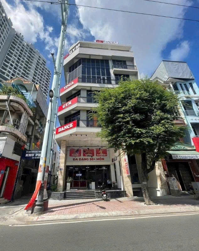 Bán tòa nhà mặt tiền 787-789-791 Hồng Bàng diện tích: 13x17m hầm 8 lầu