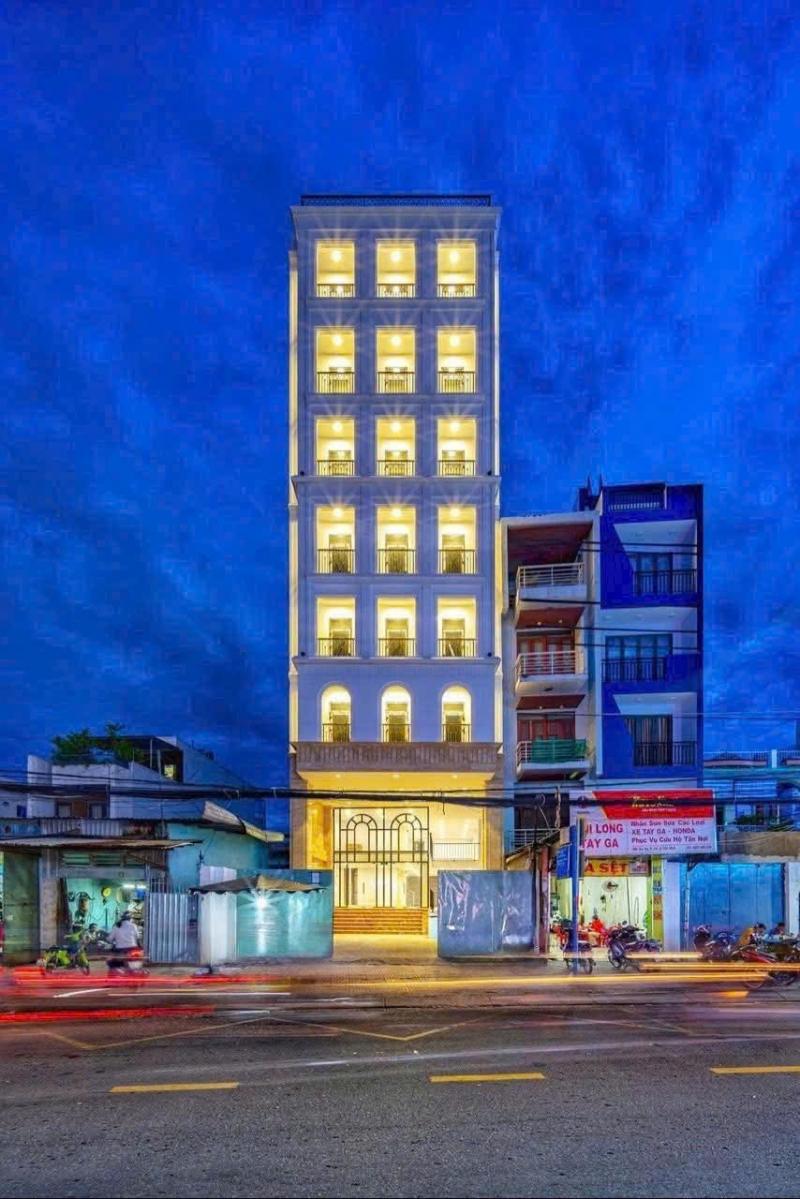 Bán Tòa Nhà Mặt Tiền Đường Âu Cơ