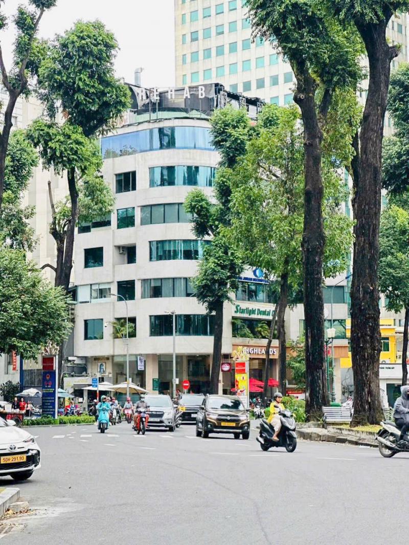 Bán tòa nhà mặt tiền đường Công Trường Quốc Tế Quận 3