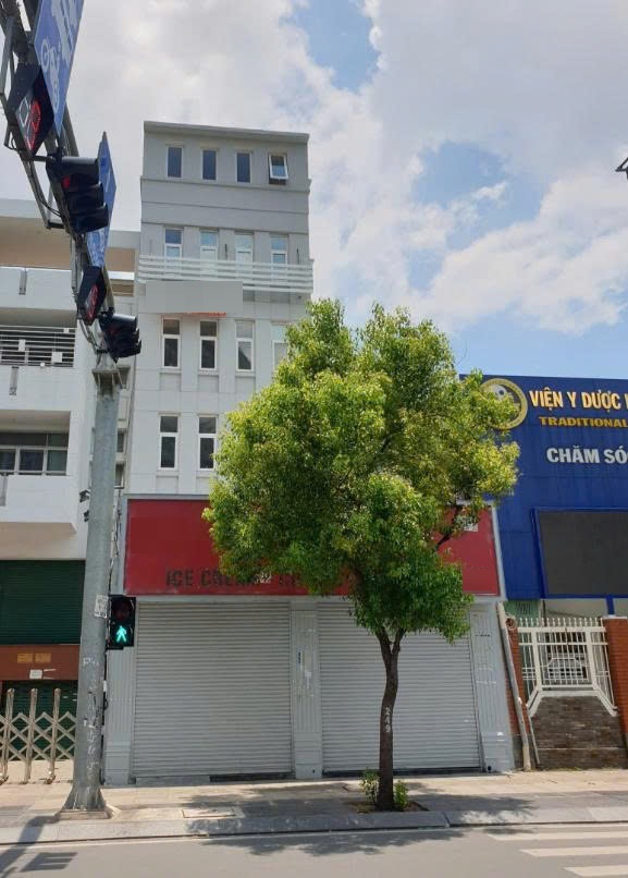 Bán tòa nhà mặt tiền đường Nguyễn Văn Trỗi diện tích: 7,5x16m hầm trệt 4 lầu