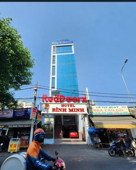 Bán tòa nhà mặt tiền đường Nguyễn Xí diện tích: 6x30m (nở hậu 30m) trệt 6 tầng