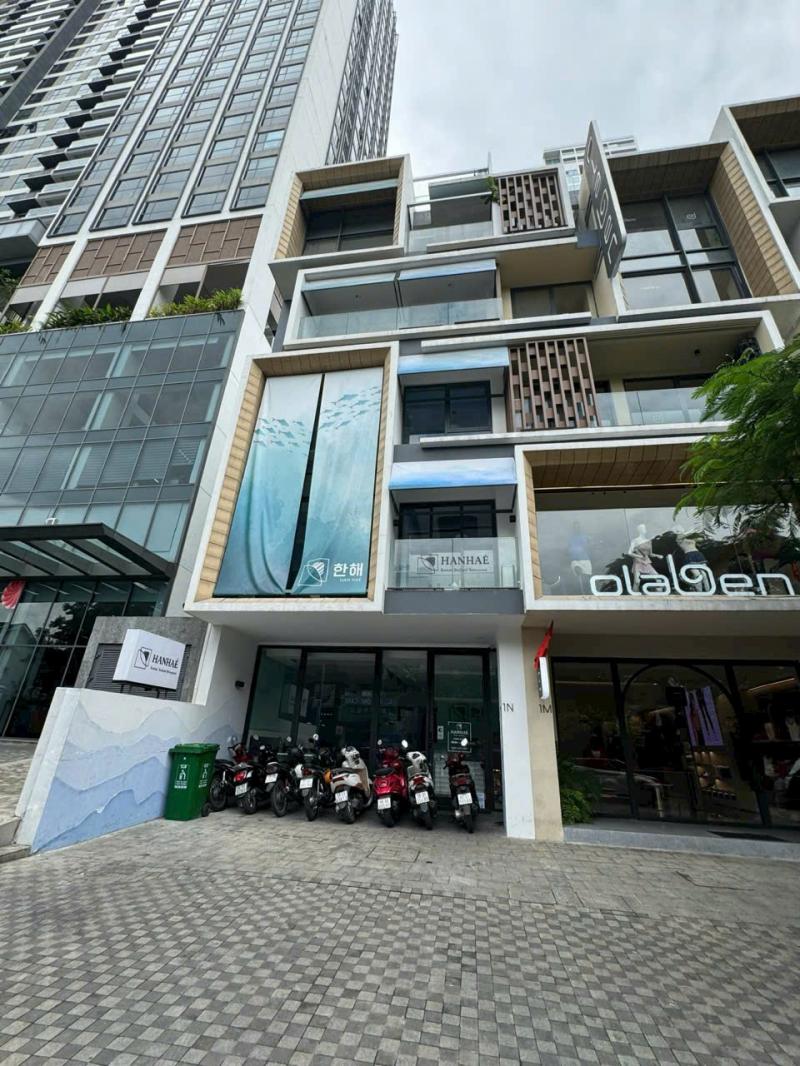 Bán tòa nhà mặt tiền đường số 10 Thảo Điền diện tích: 6x23m trệt 4 lầu sânthượng