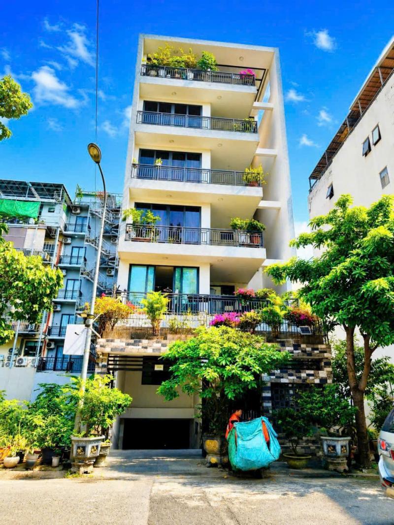 Bán tòa nhà mặt tiền đường số 56 diện tích: 8x20m hầm 6 tầng
