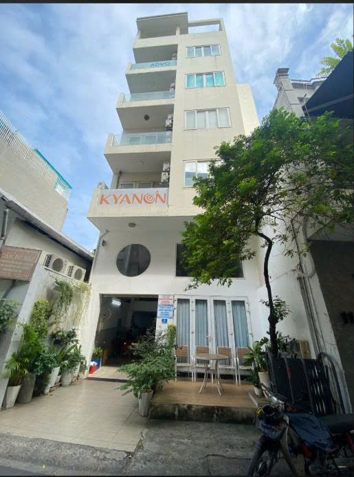 BÁN TÒA NHÀ MẶT TIỀN SỐ 9 HOA CAU DIỆN TÍCH: 6,8X18M (NỞ HẬU 9,4M) HẦM 7 LẦU