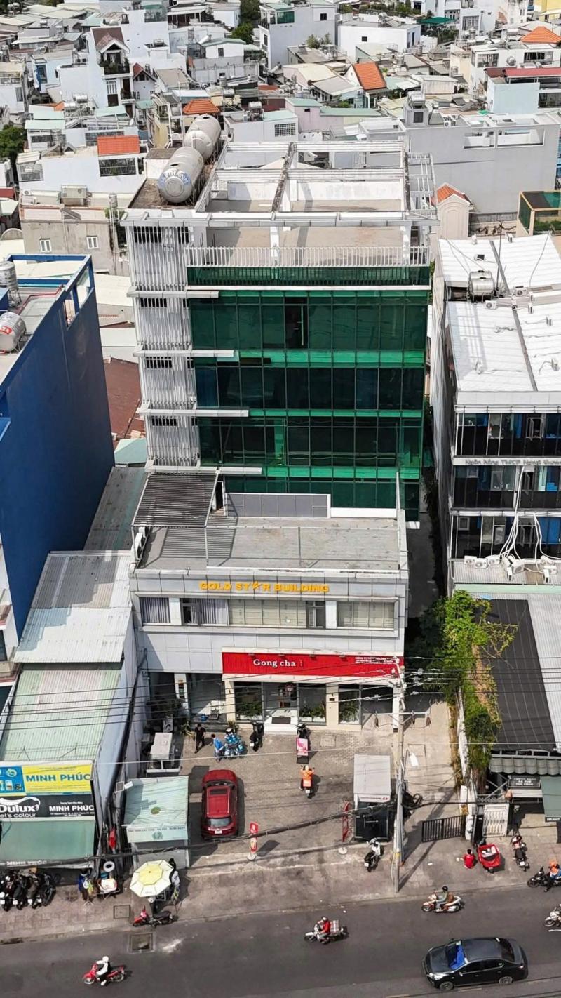 Bán tòa nhà MT đường Nguyễn Xí DT: 17,4x50m (NH 20m) 1 building 6 tầng + 1villa