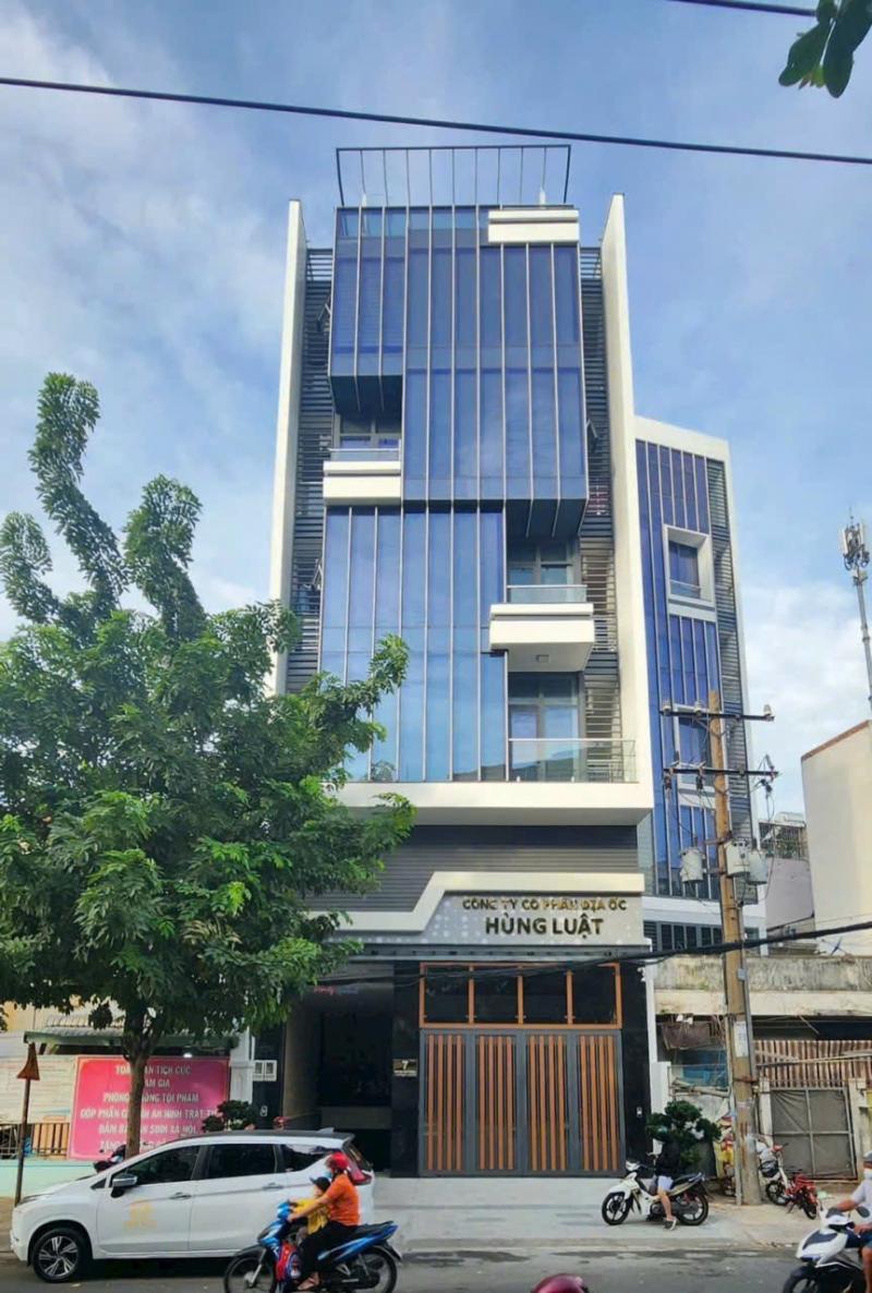 BÁN TÒA NHÀ VĂN PHÒNG MT HUỲNH VĂN CHÍNH DT: 8,4X26M (NH 12M) HẦM LỬNG 5 TẦNG ST
