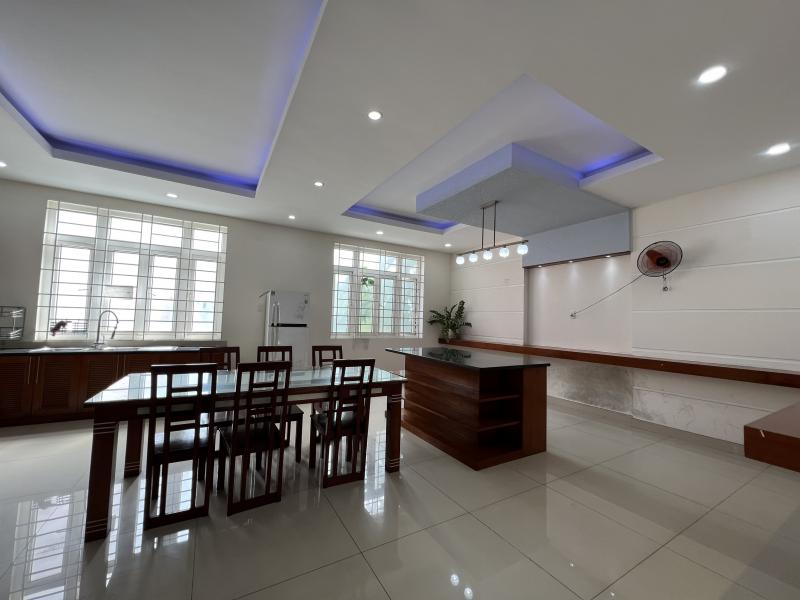 BÁN VILLA ĐƯỜNG SỐ 33 DIỆN TÍCH: 8X23M TRỆT 2 LẦU SÂN THƯỢNG