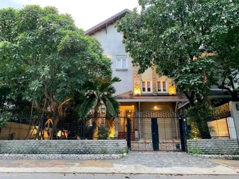 BÁN VILLA GẦN SÔNG, KHU COMPOUND VIP FIDECO, THẢO ĐIỀN, DT: 15X25M TRỆT 2 LẦU