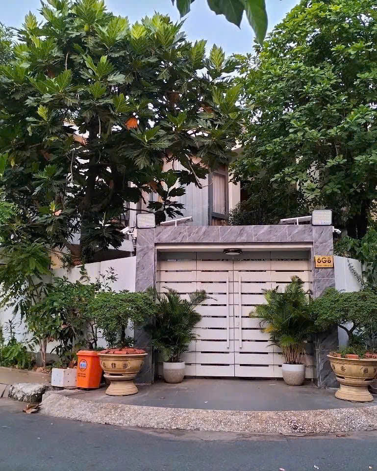 BÁN VILLA MẶT TIỀN 6G8 TRẦN NÃO DIỆN TÍCH: 15X15M TRỆT LẦU, CÓ SÂN VƯỜN