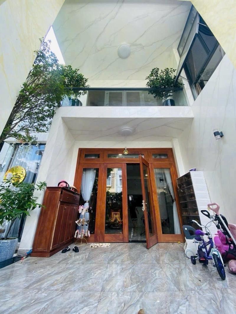 BÁN VILLA MẶT TIỀN 6G8 TRẦN NÃO DIỆN TÍCH: 15X15M TRỆT LẦU, CÓ SÂN VƯỜN