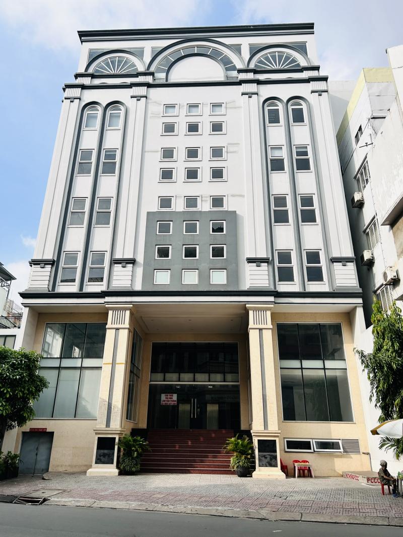 Cho thuê tòa nhà mặt tiền 52 Út Tịch quận Tân Bình