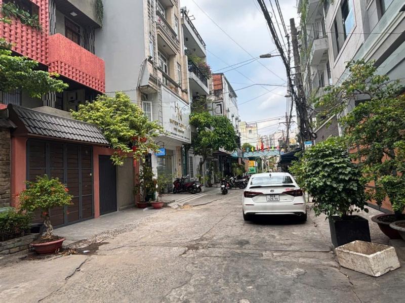 Nhà góc 3 mặt tiền đường Hoàng Dư Khương diện tích: 7,9x23m 3 tầng