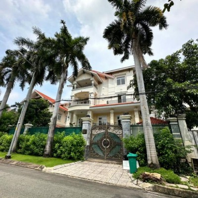 BÁN BIỆT THỰ COMPOUND KIM SƠN 112 NGUYỄN VĂN HƯỞNG DT: 20X25M LỬNG 2 LẦU ST