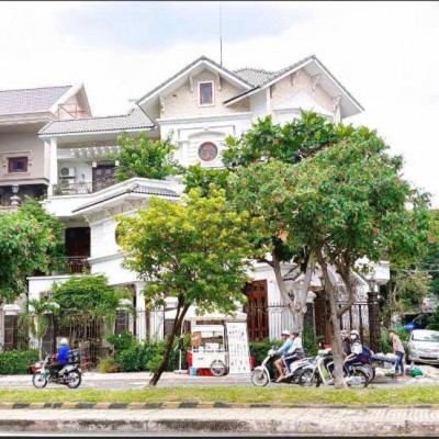 BÁN BIỆT THỰ GÓC 2 MẶT TIỀN 212 LÊ THÚC HOẠCH DIỆN TÍCH: 16X9M TRỆT 3 LẦU ST
