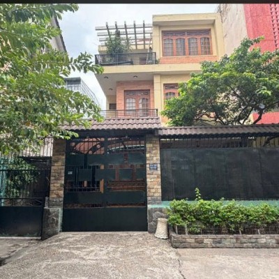 Bán biệt thự góc 3 mặt tiền 31/10 Hoàng Dư Khương diện tích: 8x23m 3 tầng