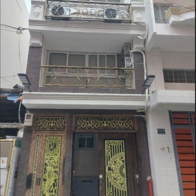 Bán nhà 134/48 Thành Thái diện tích: 4,2x17m 2 hầm 5 tầng sân thượng