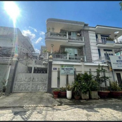 Bán nhà 202/11 Nguyễn Xí diện tích: 10x17m 3 tầng