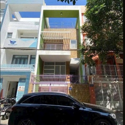 BÁN NHÀ ĐƯỜNG HUỲNH LAN KHANH DIỆN TÍCH: 5X20M TRỆT 3 LẦU SÂN THƯỢNG