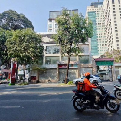 BÁN NHÀ GÓC 2 MẶT TIỀN 10 PHẠM NGỌC THẠCH DIỆN TÍCH: 19,8X21M TRỆT 4 LẦU