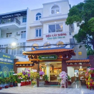 Bán nhà góc 2 mặt tiền đường Huỳnh Lan Khanh diện tích: 10x20m trệt 2 lầu