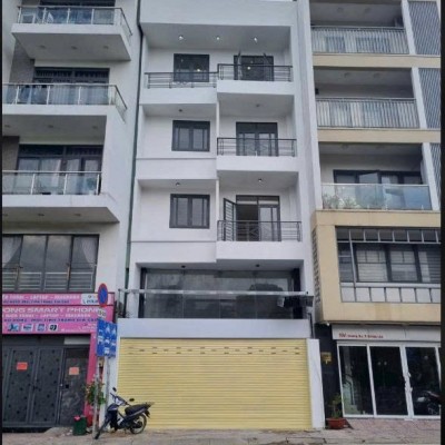 Bán nhà mặt tiền 1039 Hoàng Sa diện tích: 7x14,5m trệt lửng 3 lầu