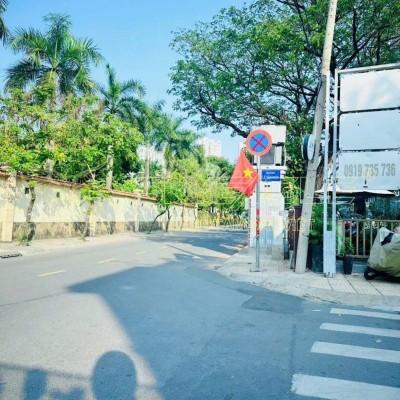 BÁN NHÀ MẶT TIỀN 14 LÊ VĂN MIẾN DIỆN TÍCH: 5,33X27M TRỆT 2 LẦU