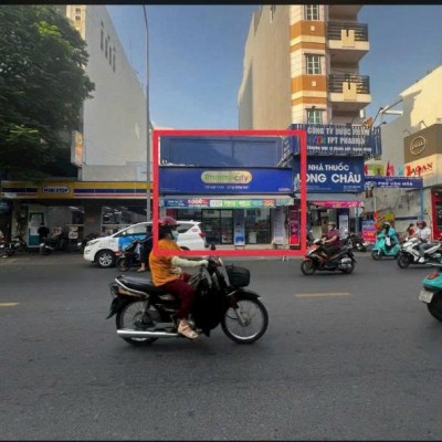 Bán nhà mặt tiền 258-260 Cao Thắng diện tích: 8x17m trệt lầu