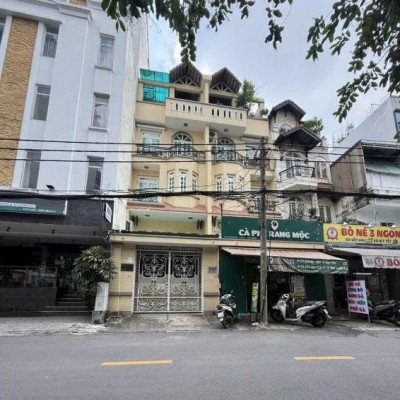 BÁN NHÀ MẶT TIỀN B10 BẠCH ĐẰNG DIỆN TÍCH: 9,5X15M TRỆT LỬNG 2 LẦU SÂN THƯỢNG